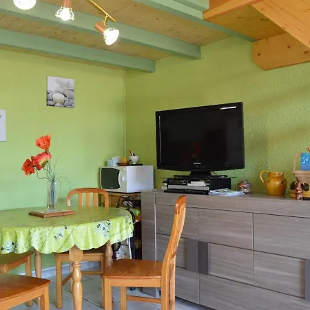 Maison Familiale Climatisee, 6 Couchages, Proche Et Centre, Terrasse, Parking Prive - Fr-1-229d-79 * Fleury (Aude)